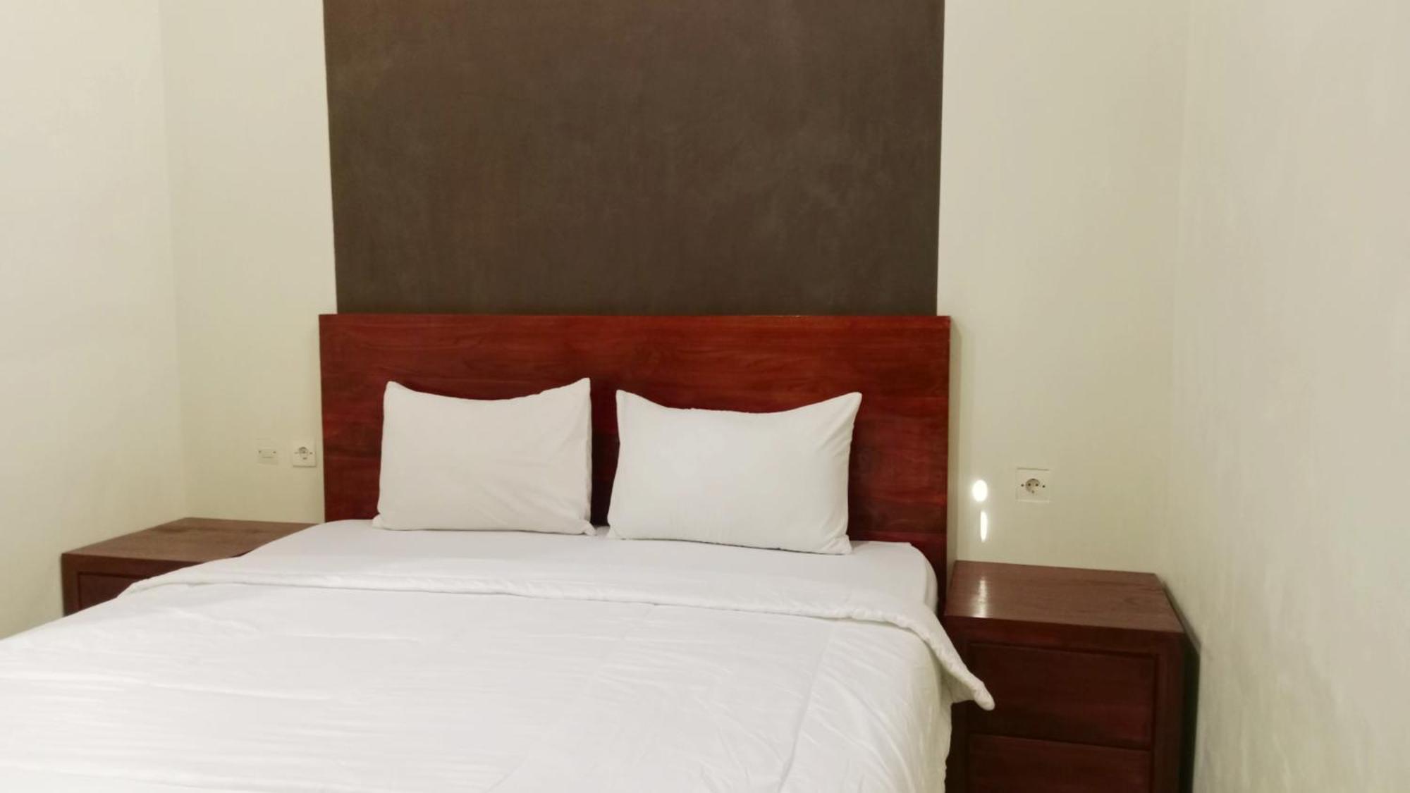 Grand Khalifah Guesthouse Sumbawa Exterior foto